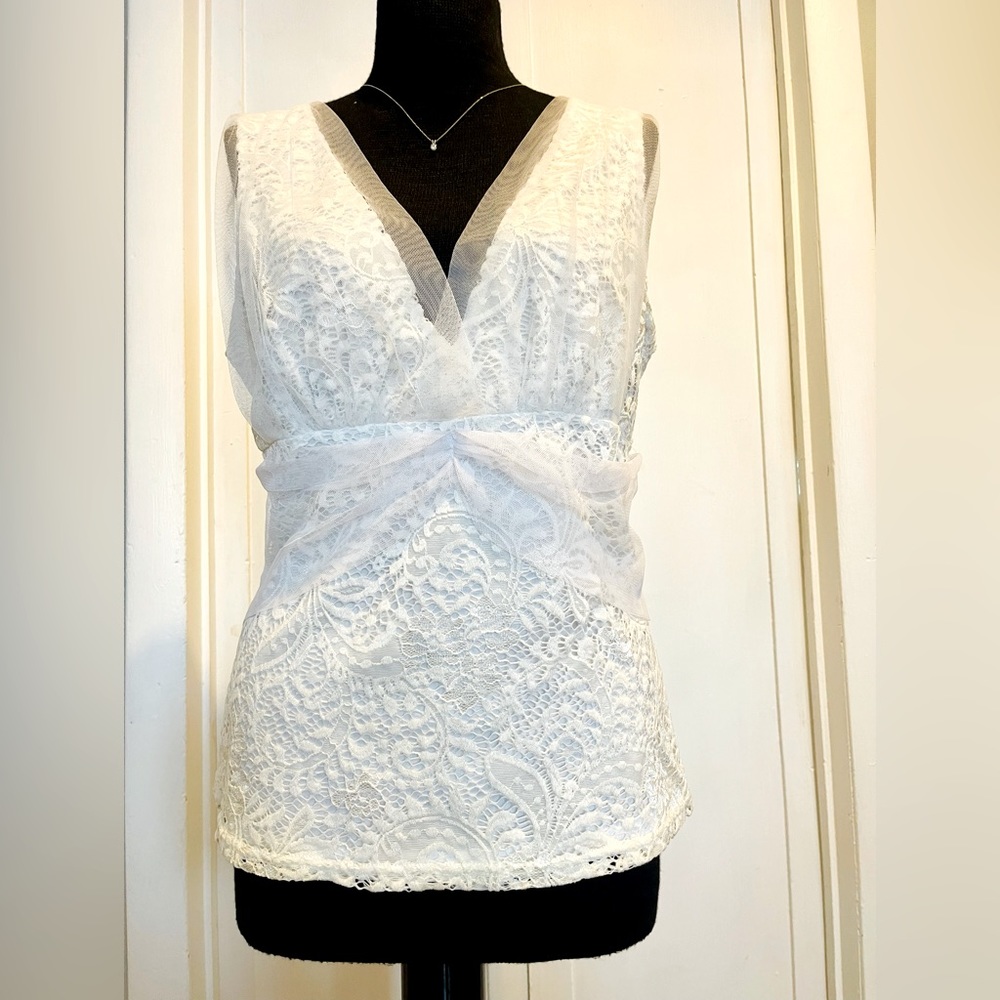VENUS White Lace & Toile Top